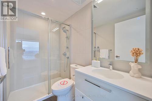 5004 - 15 Grenville Street, Toronto, ON - Indoor Photo Showing Bathroom