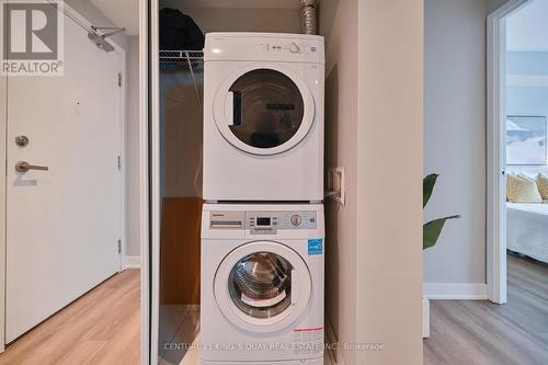 5004 - 15 Grenville Street, Toronto, ON - Indoor Photo Showing Laundry Room