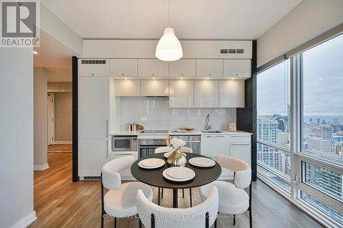 5004 - 15 Grenville Street, Toronto, ON - Indoor Photo Showing Dining Room