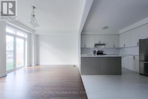 1088 Thompson Drive N, Oshawa, ON - Indoor Photo Showing Kitchen