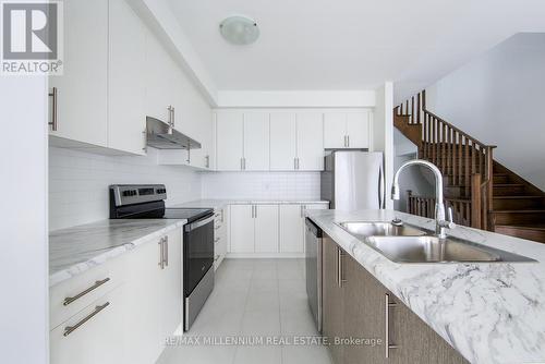 1088 Thompson Drive N, Oshawa, ON - Indoor Photo Showing Kitchen With Stainless Steel Kitchen With Double Sink With Upgraded Kitchen