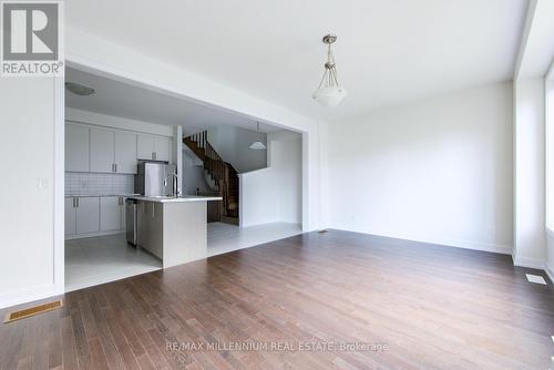 1088 Thompson Drive N, Oshawa, ON - Indoor Photo Showing Kitchen