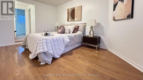 6 Shallowford Court, Toronto, ON - Indoor Photo Showing Bedroom