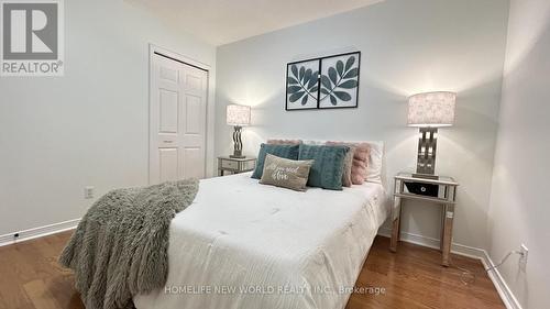 6 Shallowford Court, Toronto, ON - Indoor Photo Showing Bedroom