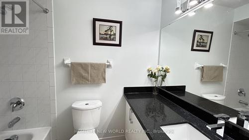 6 Shallowford Court, Toronto, ON - Indoor Photo Showing Bathroom