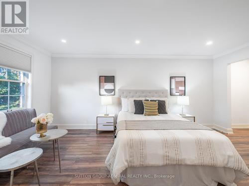 97 Golf Links Drive, Aurora, ON - Indoor Photo Showing Bedroom