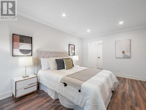 97 Golf Links Drive, Aurora, ON - Indoor Photo Showing Bedroom