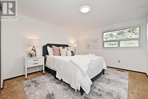 128 Larksmere Court, Markham, ON - Indoor Photo Showing Bedroom