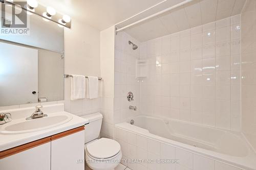 128 Larksmere Court, Markham, ON - Indoor Photo Showing Bathroom