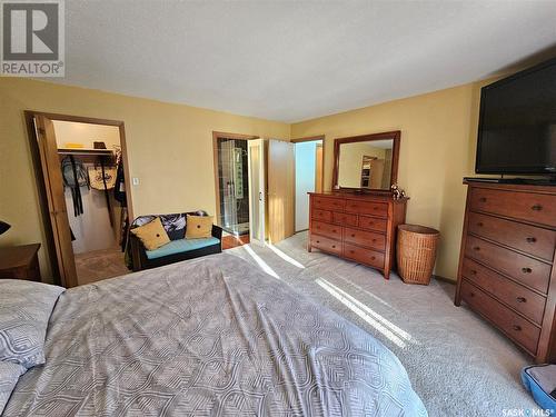 616 2Nd Avenue W, Meadow Lake, SK - Indoor Photo Showing Bedroom