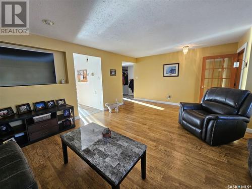 616 2Nd Avenue W, Meadow Lake, SK - Indoor Photo Showing Living Room