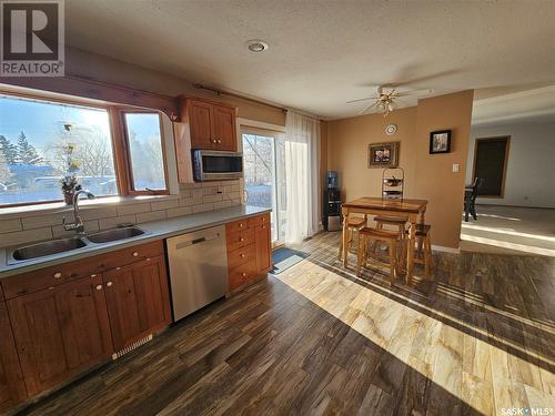 616 2Nd Avenue W, Meadow Lake, SK - Indoor Photo Showing Kitchen With Double Sink