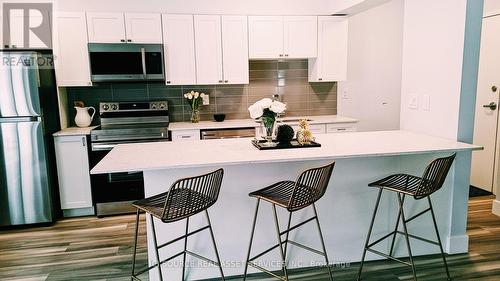 210 - 144 Lucan Avenue, Waterloo, ON - Indoor Photo Showing Kitchen