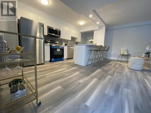 210 - 144 Lucan Avenue, Waterloo, ON - Indoor Photo Showing Kitchen