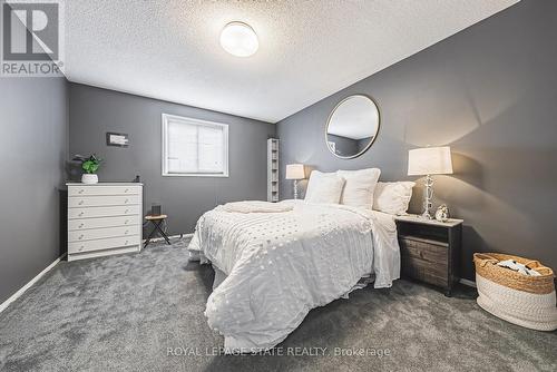 145 Dragoon Drive, Hamilton, ON - Indoor Photo Showing Bedroom