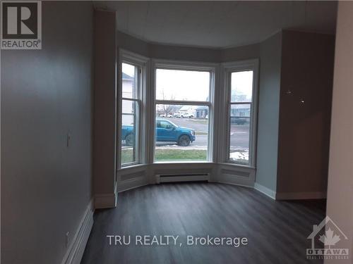 33 Lakeshore Drive, South Dundas, ON - Indoor Photo Showing Other Room