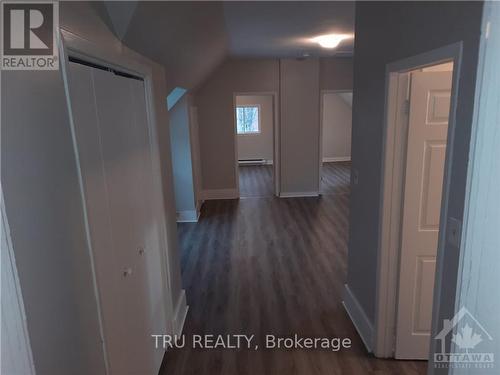 33 Lakeshore Drive, South Dundas, ON - Indoor Photo Showing Other Room