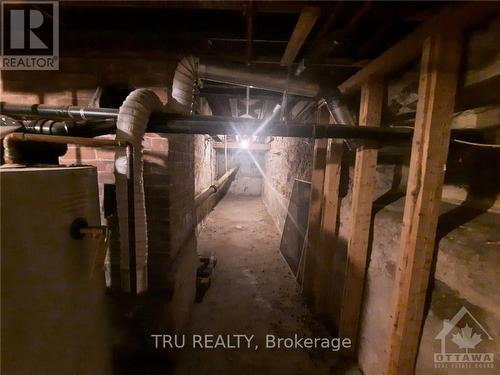 33 Lakeshore Drive, South Dundas, ON - Indoor Photo Showing Basement