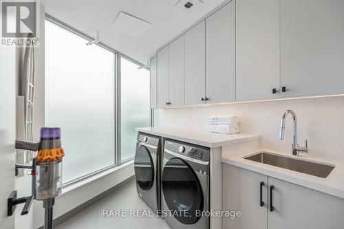 504 - 346 Davenport Road, Toronto, ON - Indoor Photo Showing Laundry Room