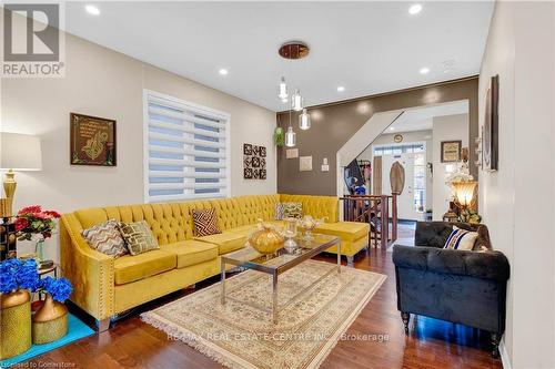 206 Amand Drive, Kitchener, ON - Indoor Photo Showing Living Room