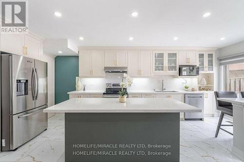 10 Hackberry Gate, Brampton, ON - Indoor Photo Showing Kitchen