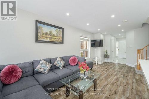 10 Hackberry Gate, Brampton, ON - Indoor Photo Showing Living Room