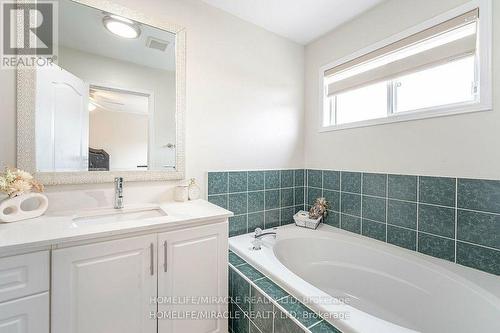 10 Hackberry Gate, Brampton, ON - Indoor Photo Showing Bathroom