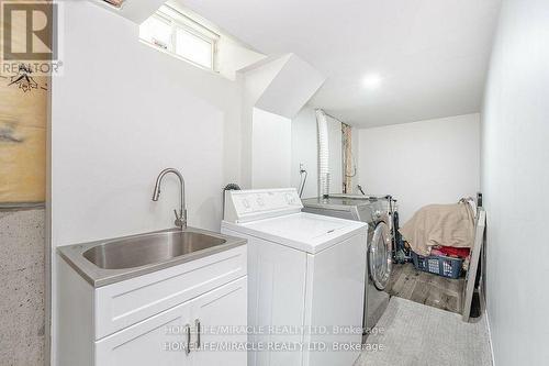 10 Hackberry Gate, Brampton, ON - Indoor Photo Showing Laundry Room