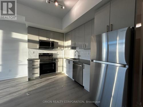 613 - 1435 Celebration Drive, Pickering, ON - Indoor Photo Showing Kitchen