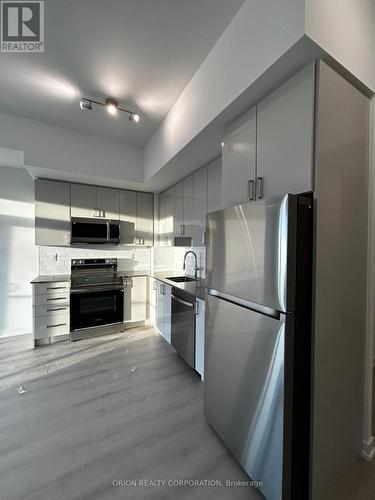 613 - 1435 Celebration Drive, Pickering, ON - Indoor Photo Showing Kitchen