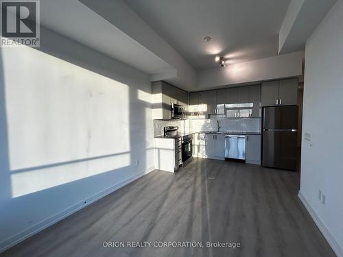 613 - 1435 Celebration Drive, Pickering, ON - Indoor Photo Showing Kitchen