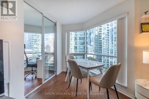 1404 - 10 Yonge Street, Toronto, ON - Indoor Photo Showing Dining Room