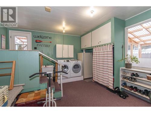 3983 Broadway Avenue, Smithers, BC - Indoor Photo Showing Laundry Room