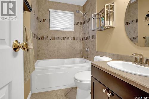 18 Young Crescent, Regina, SK - Indoor Photo Showing Bathroom