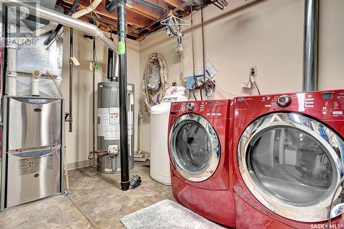 18 Young Crescent, Regina, SK - Indoor Photo Showing Laundry Room