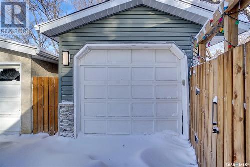 18 Young Crescent, Regina, SK - Outdoor With Exterior