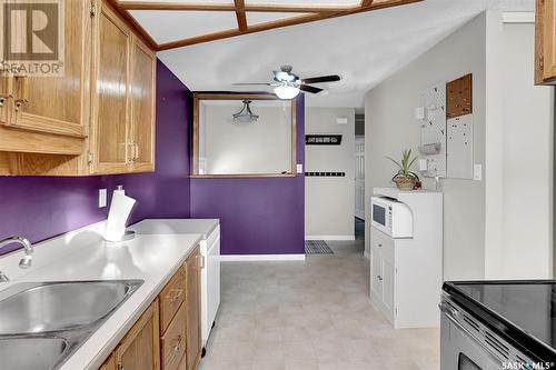 18 Young Crescent, Regina, SK - Indoor Photo Showing Kitchen