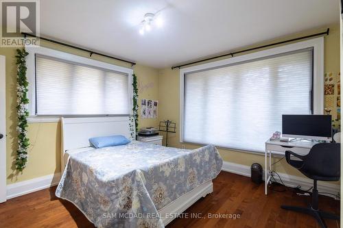 1628 Petrie Way, Mississauga, ON - Indoor Photo Showing Bedroom