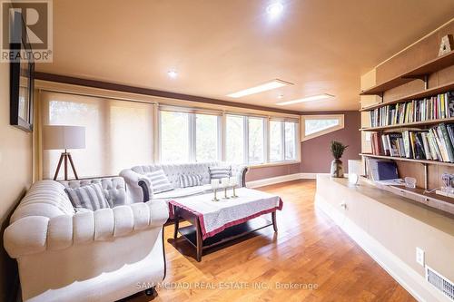 1628 Petrie Way, Mississauga, ON - Indoor Photo Showing Living Room