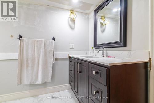 1628 Petrie Way, Mississauga, ON - Indoor Photo Showing Bathroom