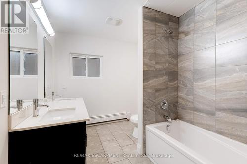 152 Sanford Avenue S, Hamilton, ON - Indoor Photo Showing Bathroom