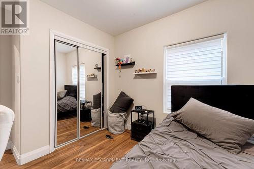 152 Sanford Avenue S, Hamilton, ON - Indoor Photo Showing Bedroom