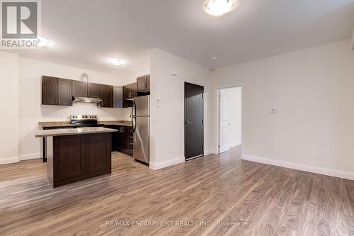 152 Sanford Avenue S, Hamilton, ON - Indoor Photo Showing Kitchen