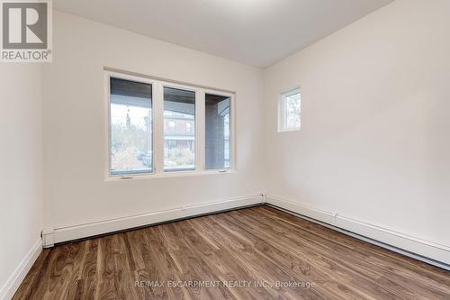 152 Sanford Avenue S, Hamilton, ON - Indoor Photo Showing Other Room