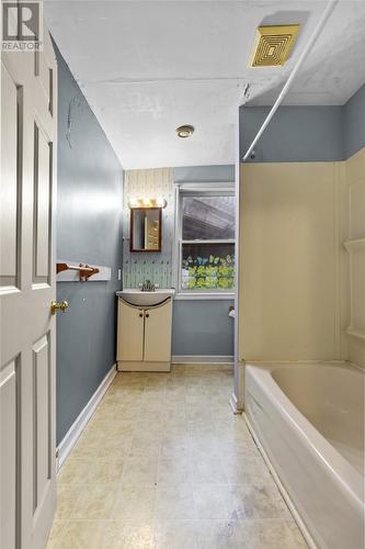 257 Southside Road, St. John'S, NL - Indoor Photo Showing Bathroom