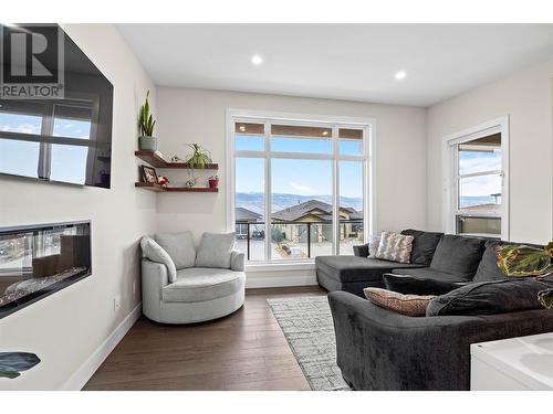 3645 Sillaro Place, Kamloops, BC - Indoor Photo Showing Living Room