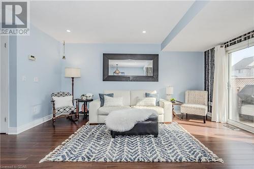 256 Starwood Drive, Guelph, ON - Indoor Photo Showing Living Room