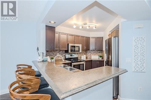 256 Starwood Drive, Guelph, ON - Indoor Photo Showing Kitchen With Double Sink With Upgraded Kitchen