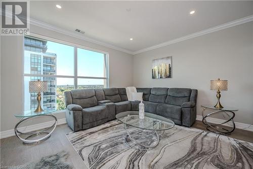 1880 Gordon Street Unit# 805, Guelph, ON - Indoor Photo Showing Living Room