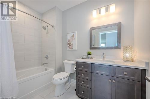 1880 Gordon Street Unit# 805, Guelph, ON - Indoor Photo Showing Bathroom